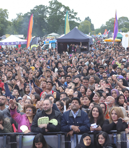 big-johns-mela-crowd